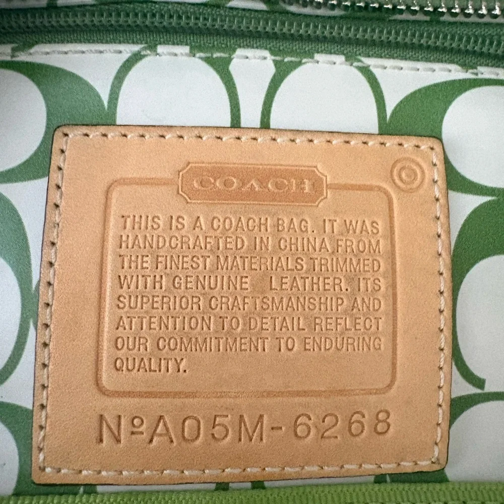 Coach Vintage Y2K Hamptons Mini Tote - Picture 6 of 7